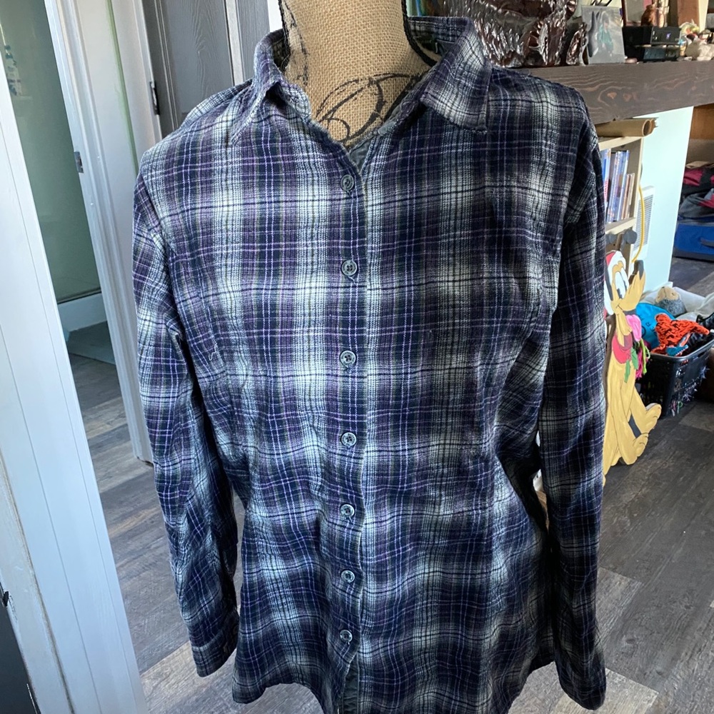 Stillwater  flannel top like new